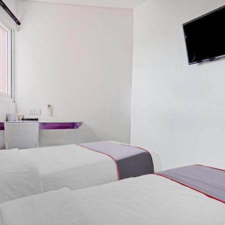 ג'קרטה Townhouse Oak Jp Hotel מראה חיצוני תמונה