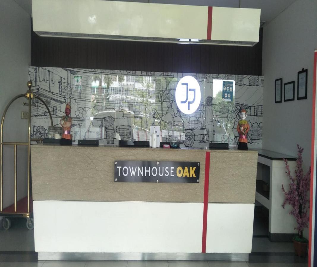 ג'קרטה Townhouse Oak Jp Hotel מראה חיצוני תמונה