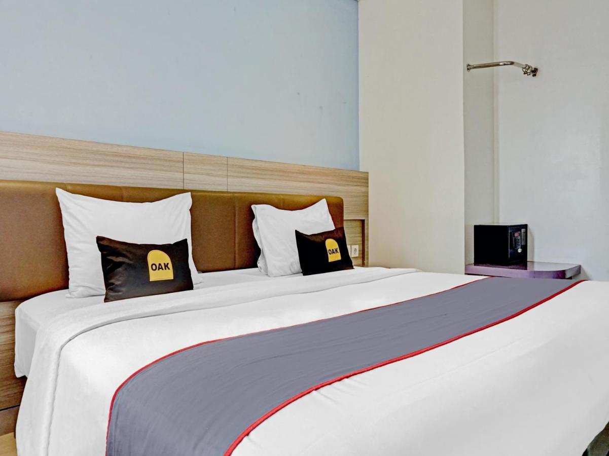 ג'קרטה Townhouse Oak Jp Hotel מראה חיצוני תמונה