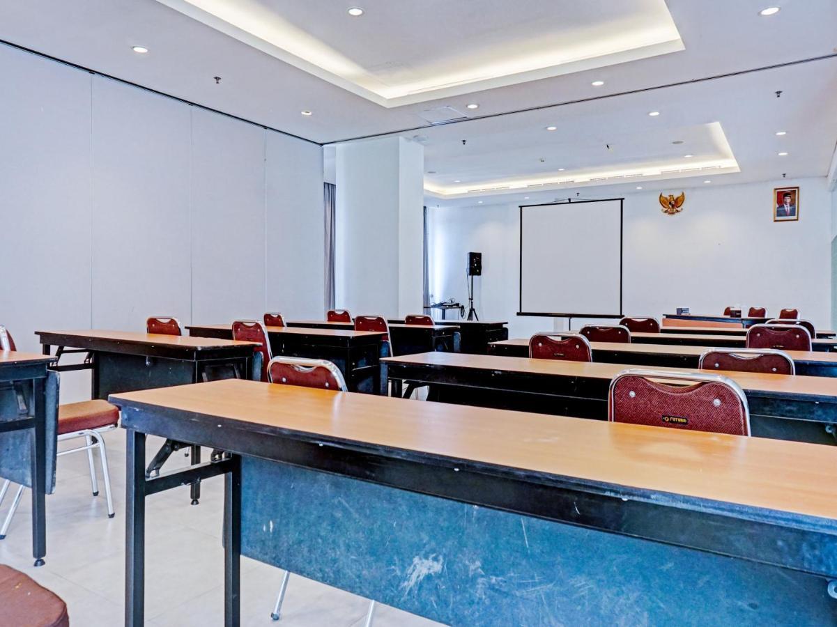 ג'קרטה Townhouse Oak Jp Hotel מראה חיצוני תמונה