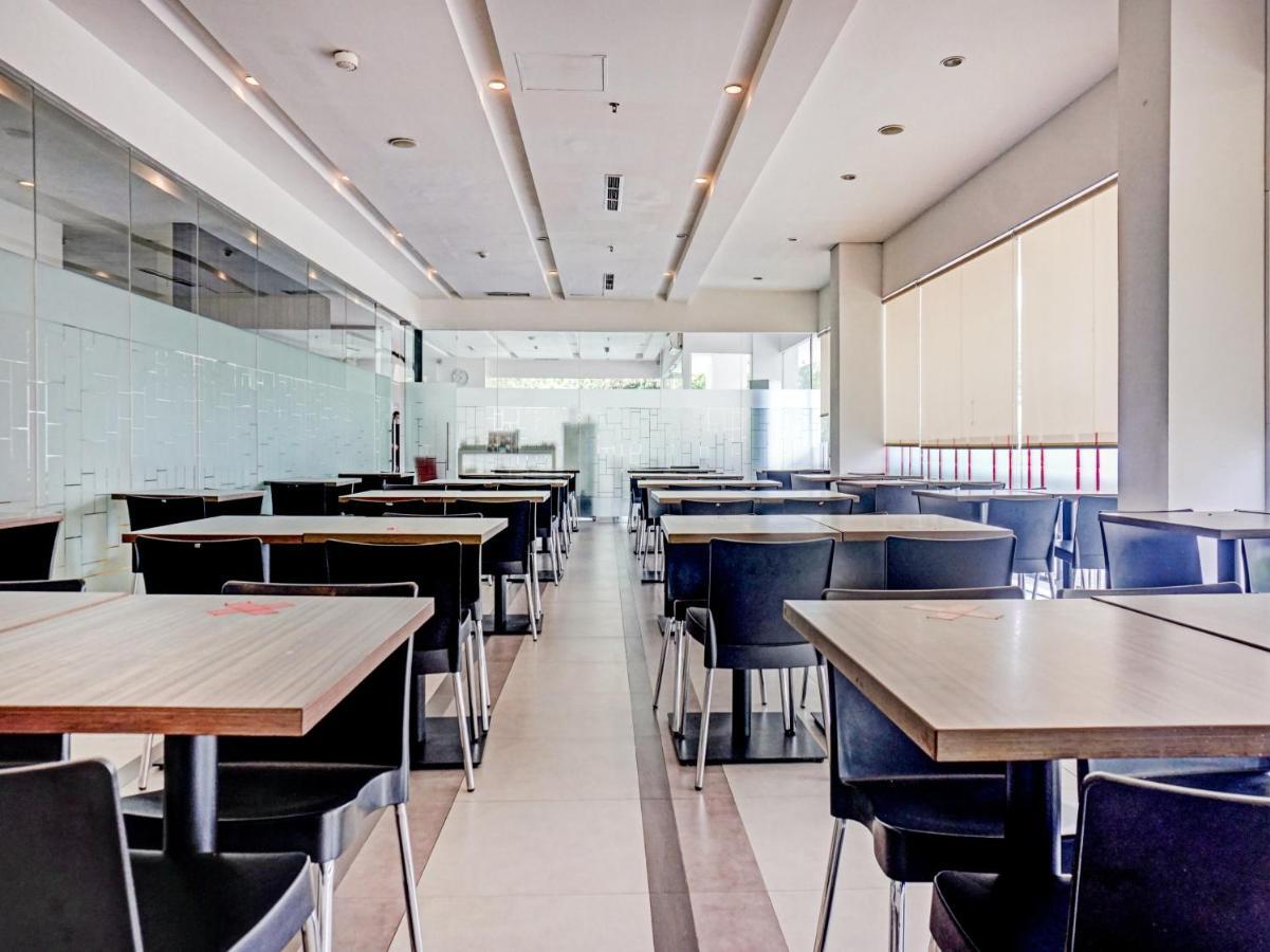ג'קרטה Townhouse Oak Jp Hotel מראה חיצוני תמונה