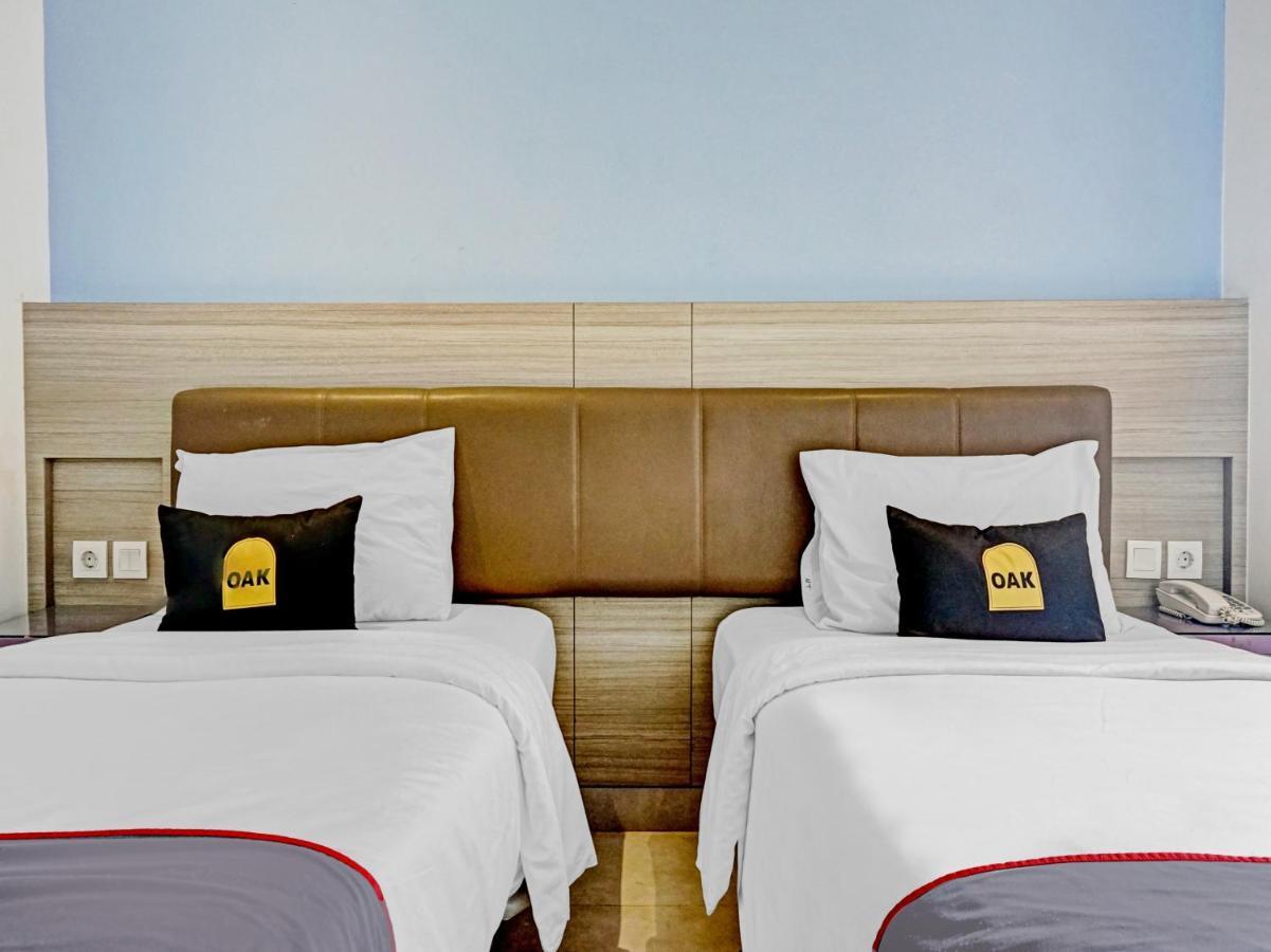 ג'קרטה Townhouse Oak Jp Hotel מראה חיצוני תמונה