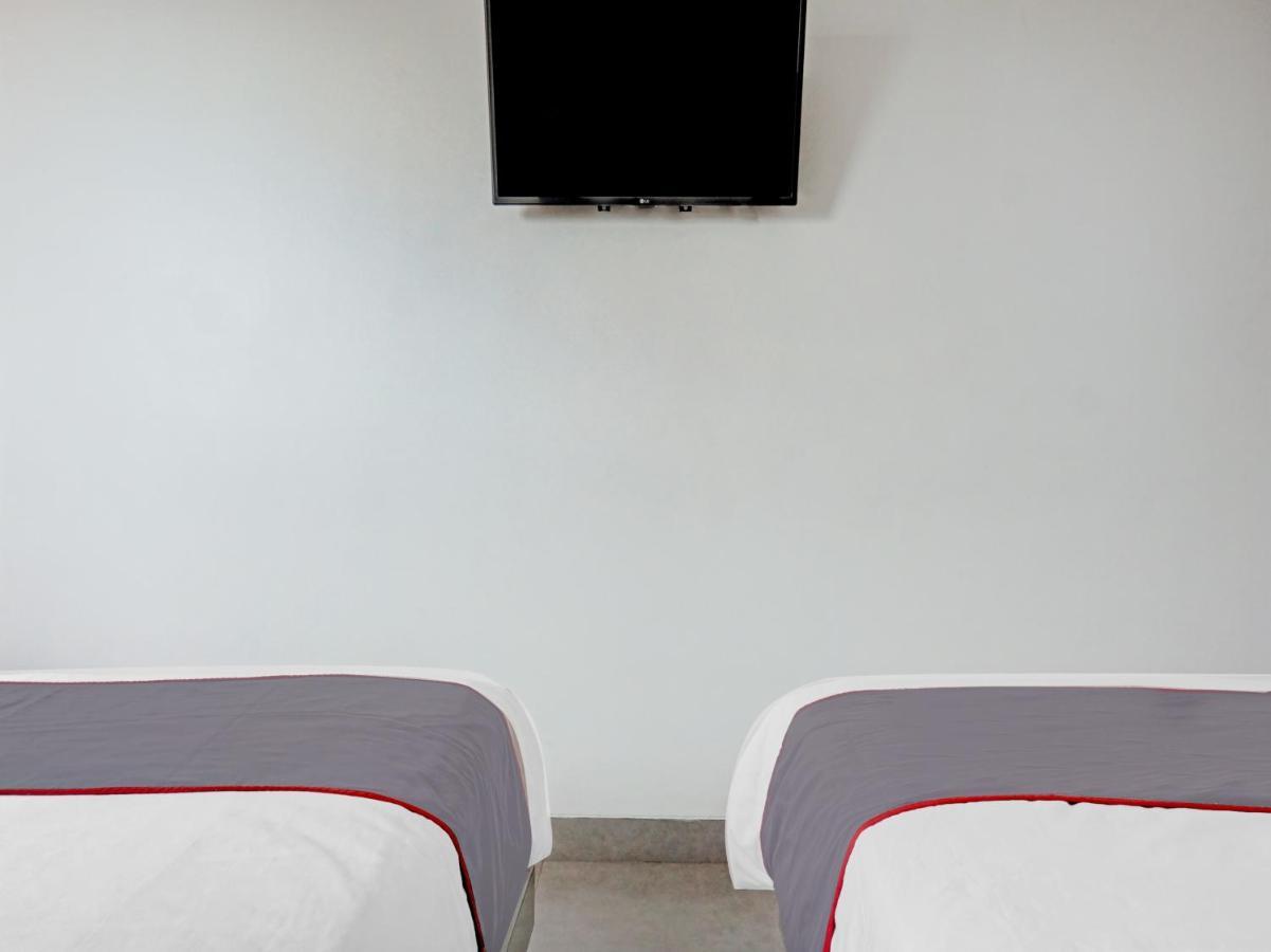 ג'קרטה Townhouse Oak Jp Hotel מראה חיצוני תמונה