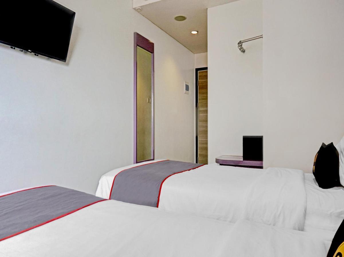 ג'קרטה Townhouse Oak Jp Hotel מראה חיצוני תמונה